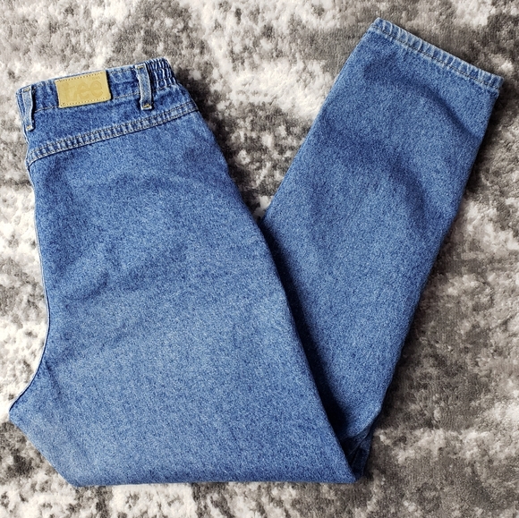 Vintage Denim - Vintage Lee's Super High Rise Mom Jean Elastic